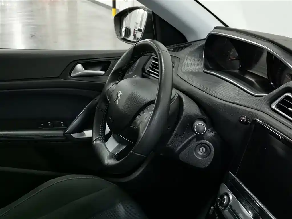 Peugeot 308 2016 230THP Automatic Luxury фото 22