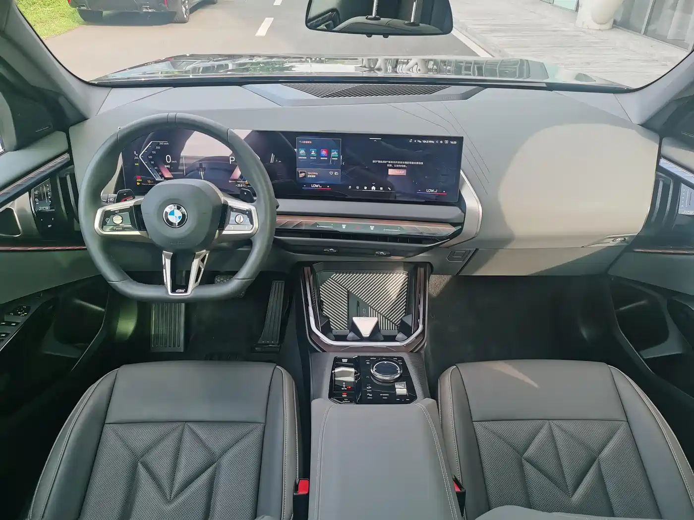 BMW X3 2025 xDrive30L Leading M Sport Package фото 9