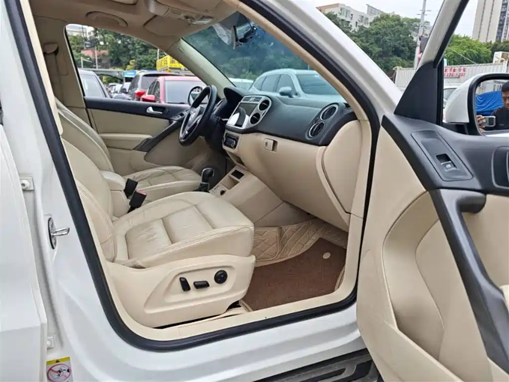 Volkswagen Tiguan 2012 2.0TSI Automatic 4WD Elite Edition фото 7