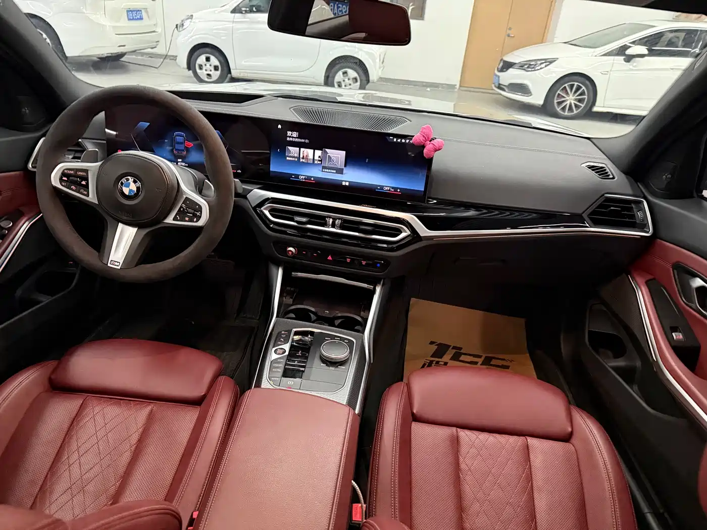 BMW 3 Series 2023 330Li M Sport Dark Night Package фото 12