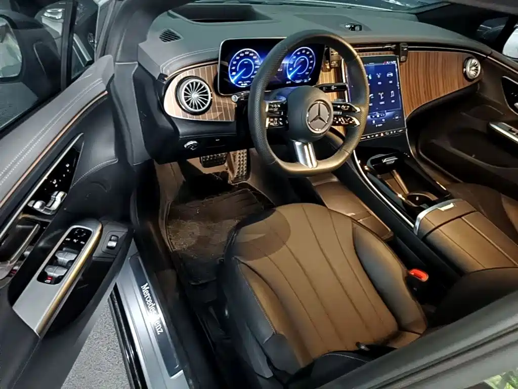 Mercedes-Benz EQE 2022 350 Luxury Edition фото 16