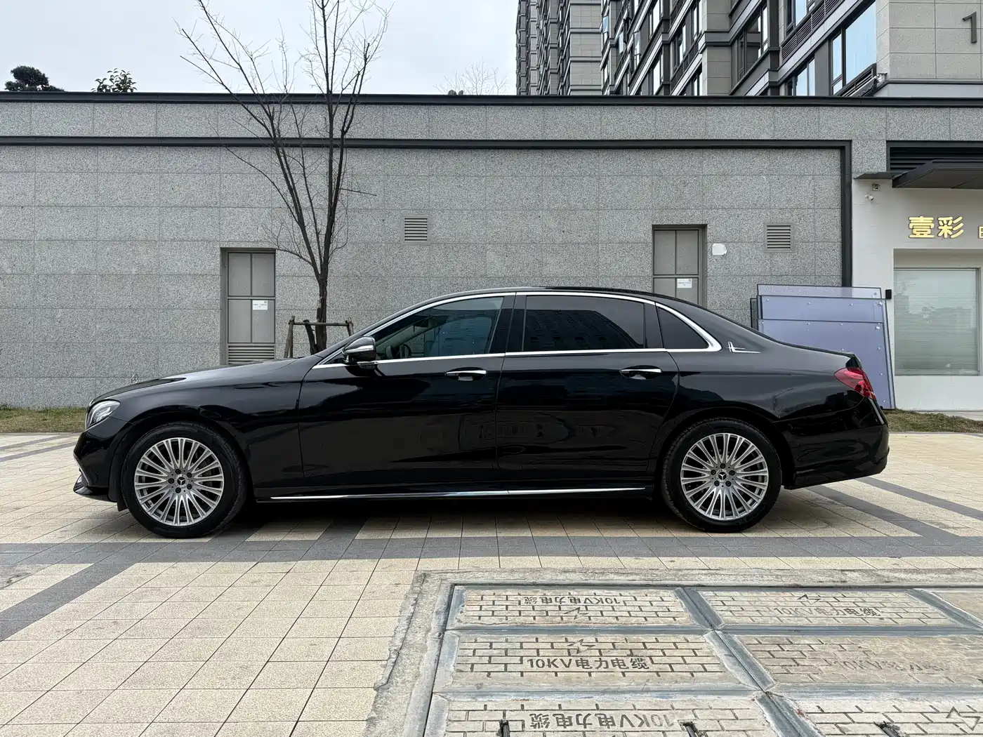 Mercedes-Benz E-Class 2019 E 300 L Fashion фото 13