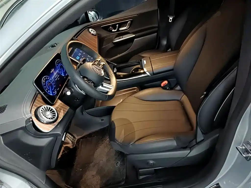 Mercedes-Benz EQE 2022 350 Luxury Edition фото 15