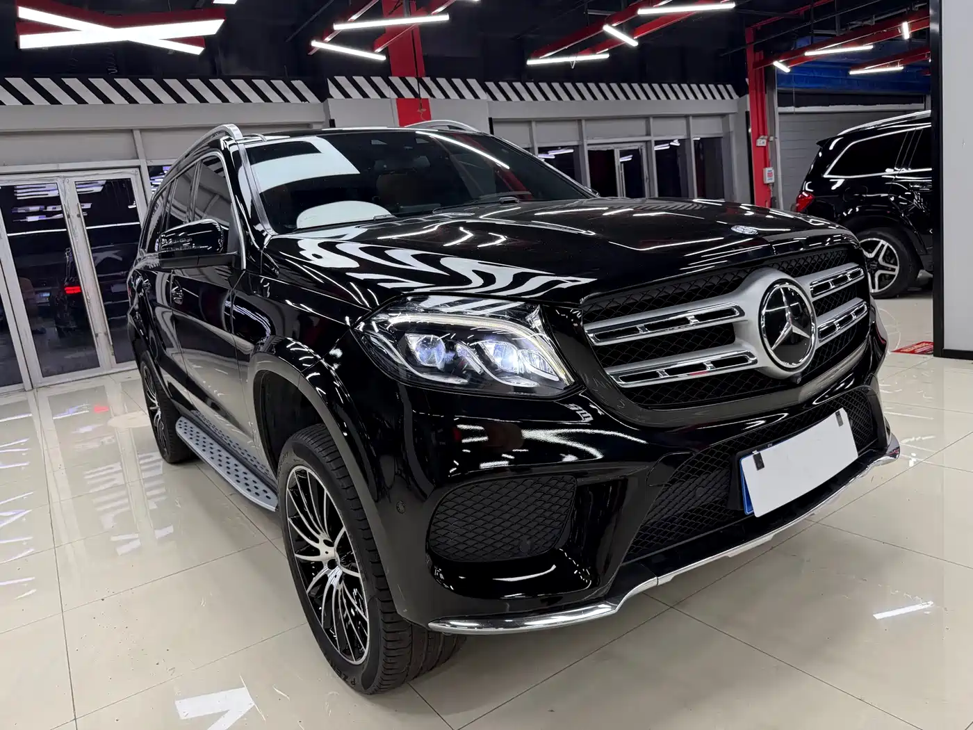 Photo 9 - Mercedes-Benz GLS