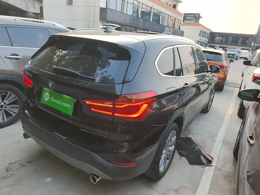 BMW X1 2018 sDrive20Li Leading Model фото 7