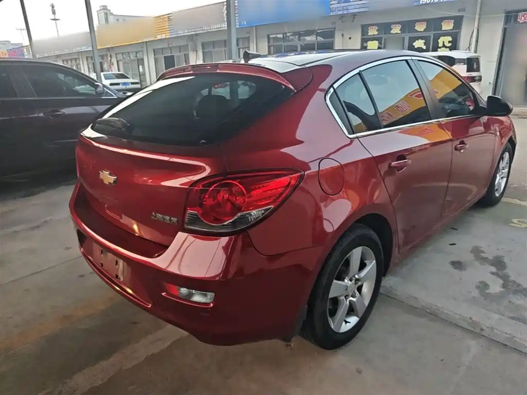 Chevrolet Cruze 2013 Hatchback 1.6L Automatic Luxury фото 7