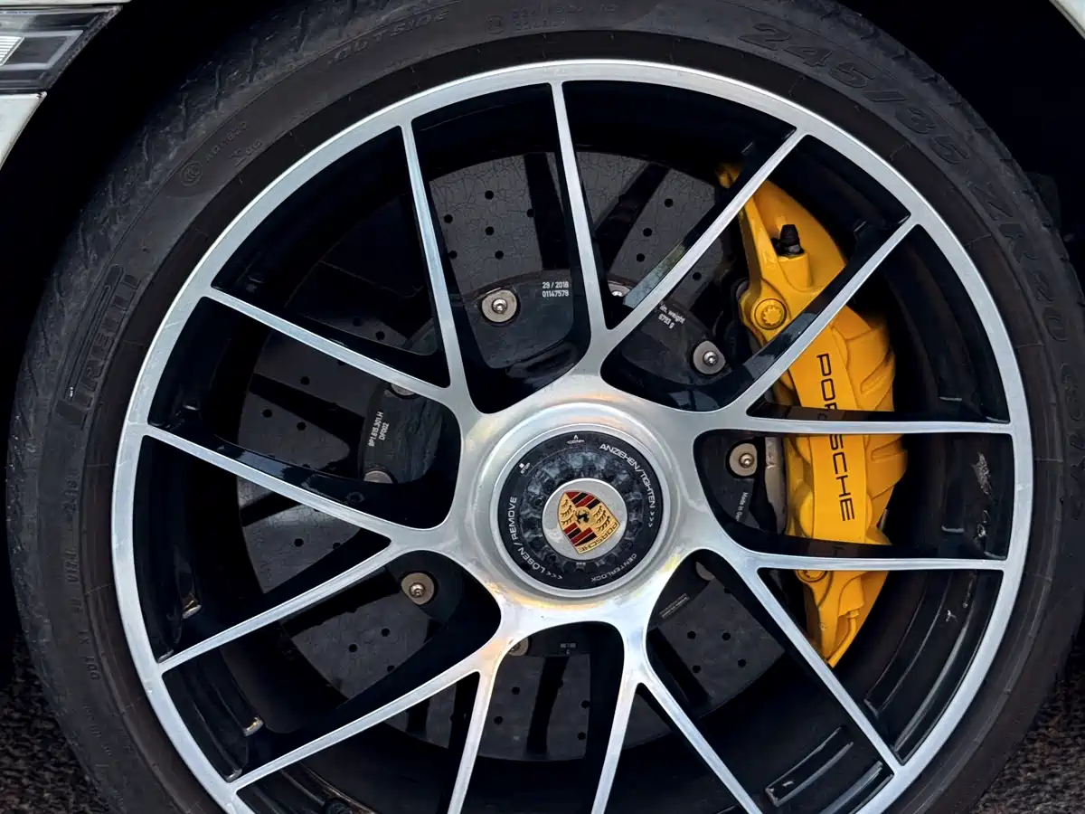 Porsche 911 2016 Turbo S 3.8T фото 11