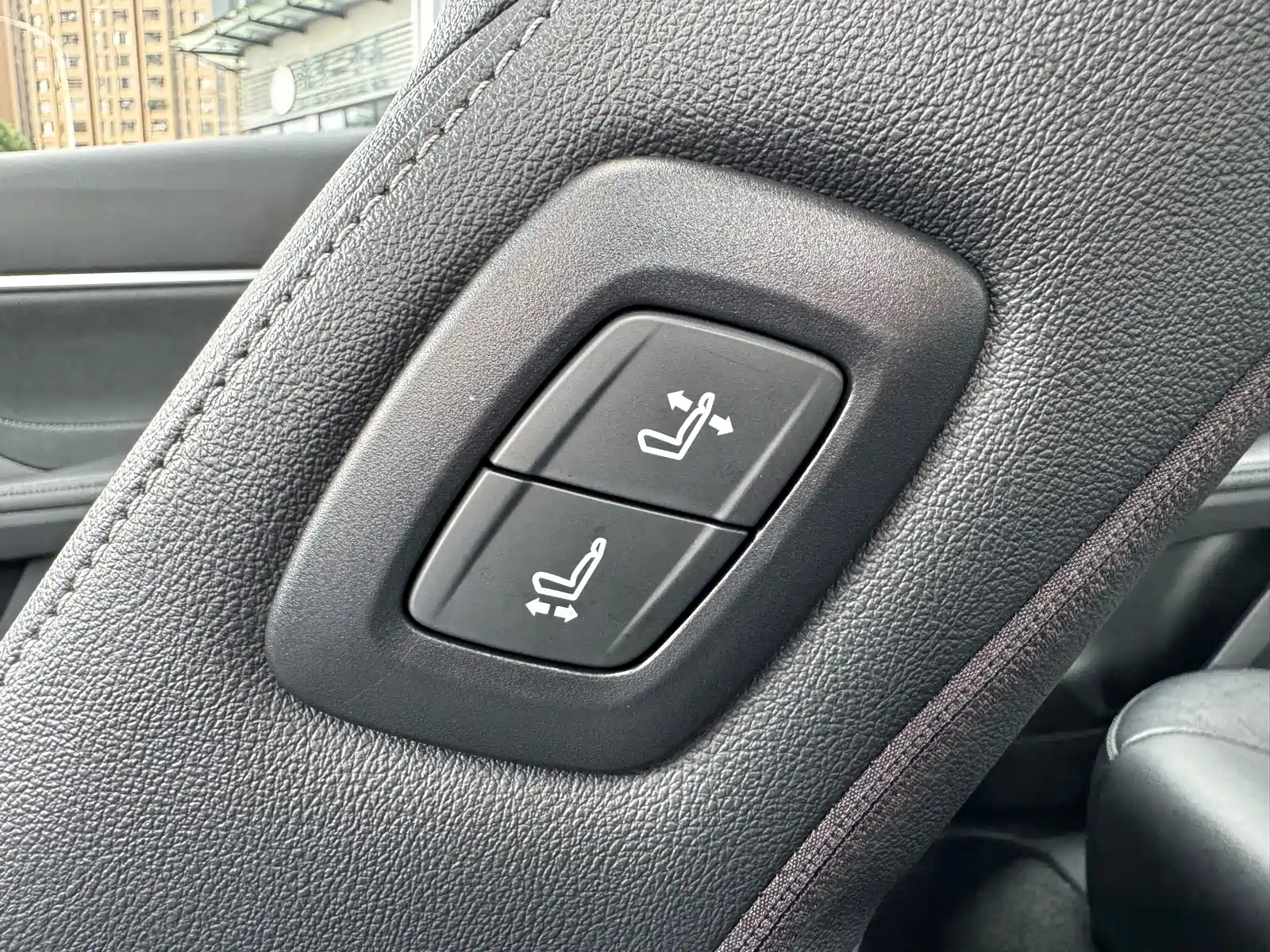 Фото 24 - Toyota Camry