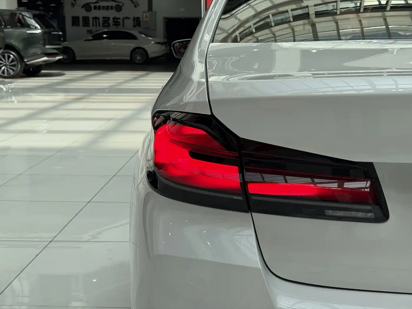 BMW 5 Series 2023 530Li Premium M Sport Package фото 16