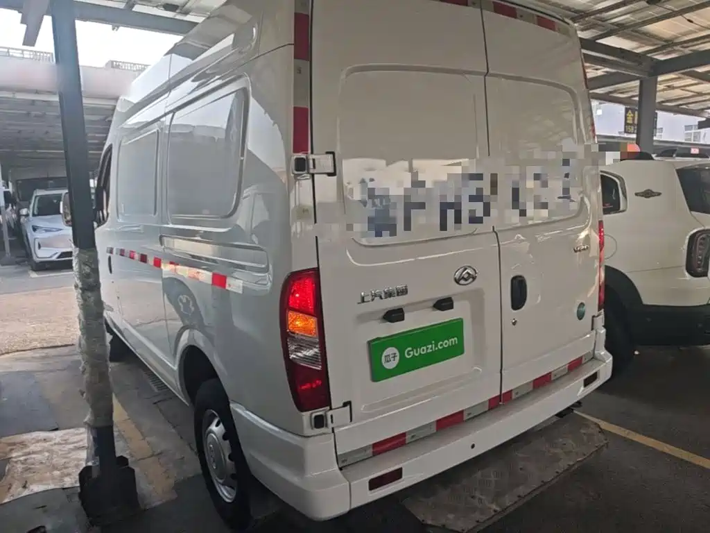 Maxus Xintu V80 2025 2023 2.0T Manual Classic City Delivery King Short Wheelbase Medium Roof 3 Seats