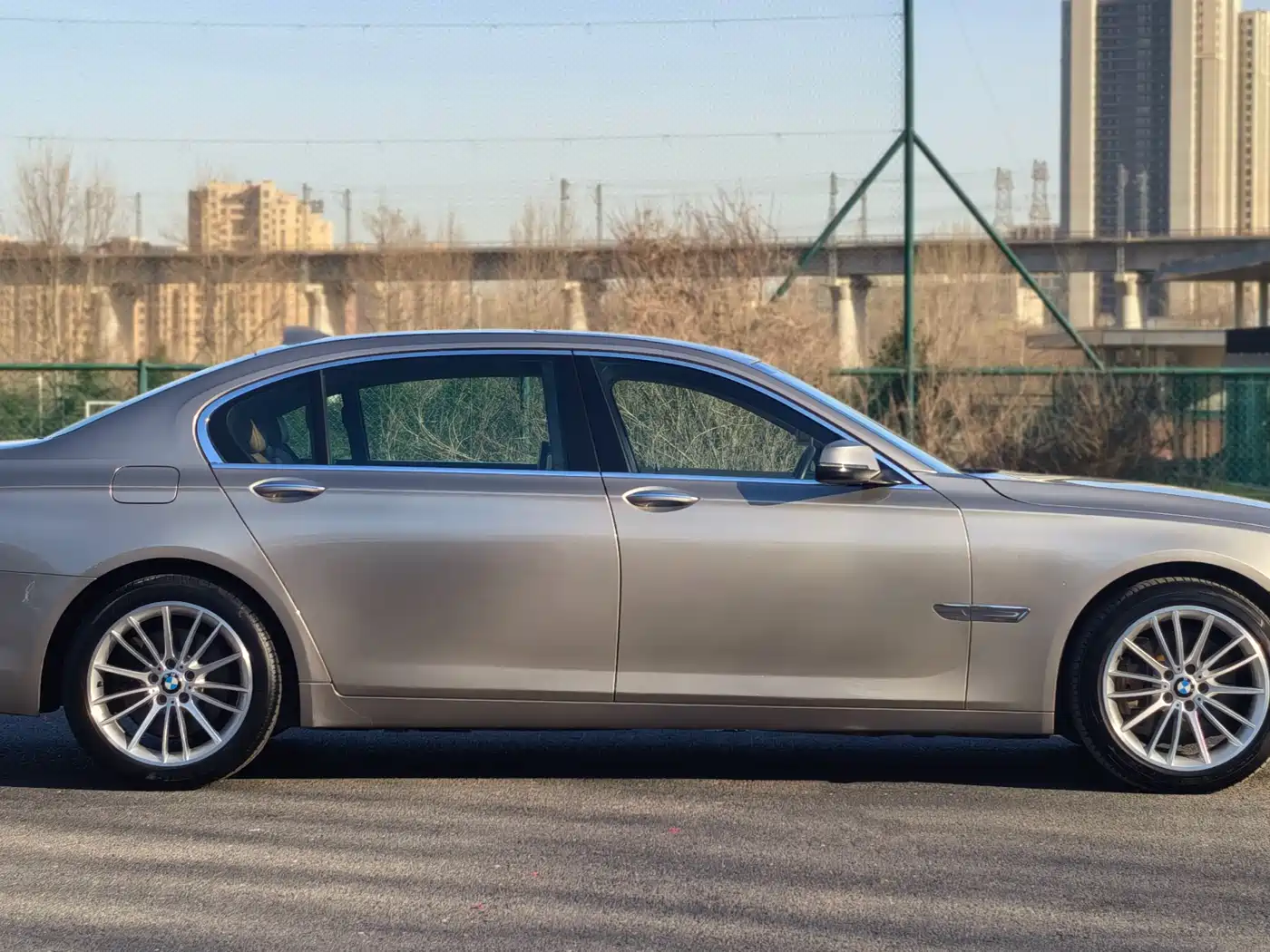 BMW 7 Series 2013 Model 740Li Leading фото 3