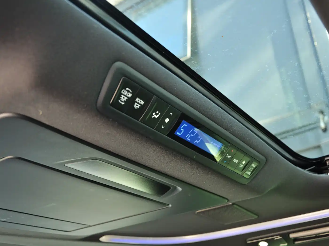 Toyota Alphard 2020 Hybrid 2.5L Premium Edition фото 12