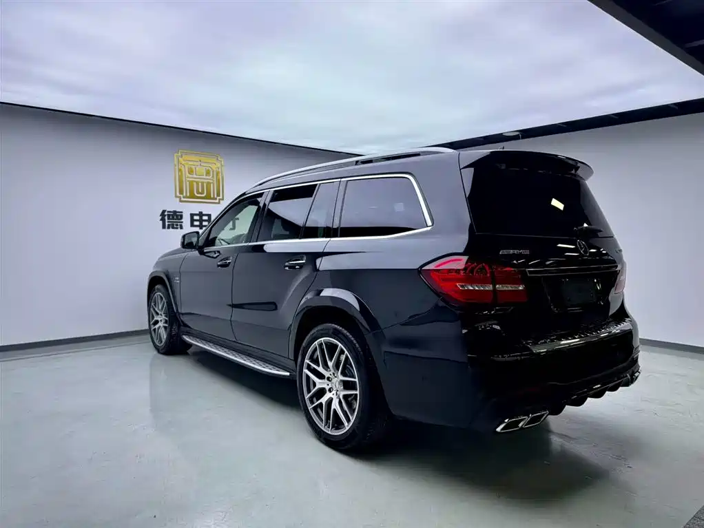 Mercedes-Benz GLS AMG 2017 AMG GLS 63 4MATIC фото 4