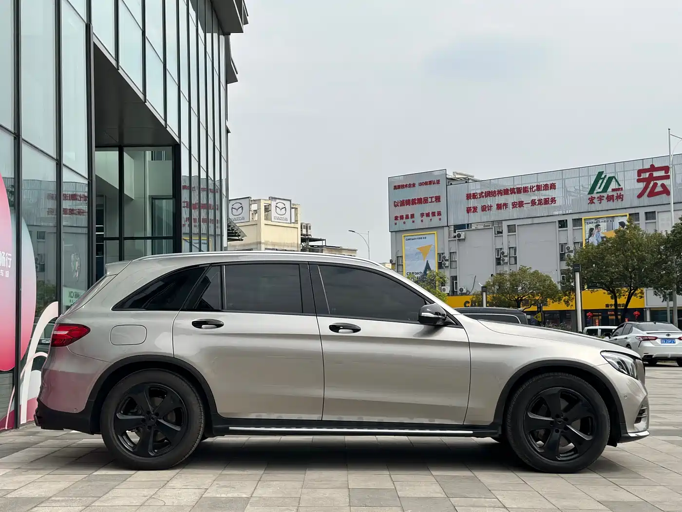 Mercedes-Benz GLC 2019 GLC 260 L 4MATIC Luxury фото 5