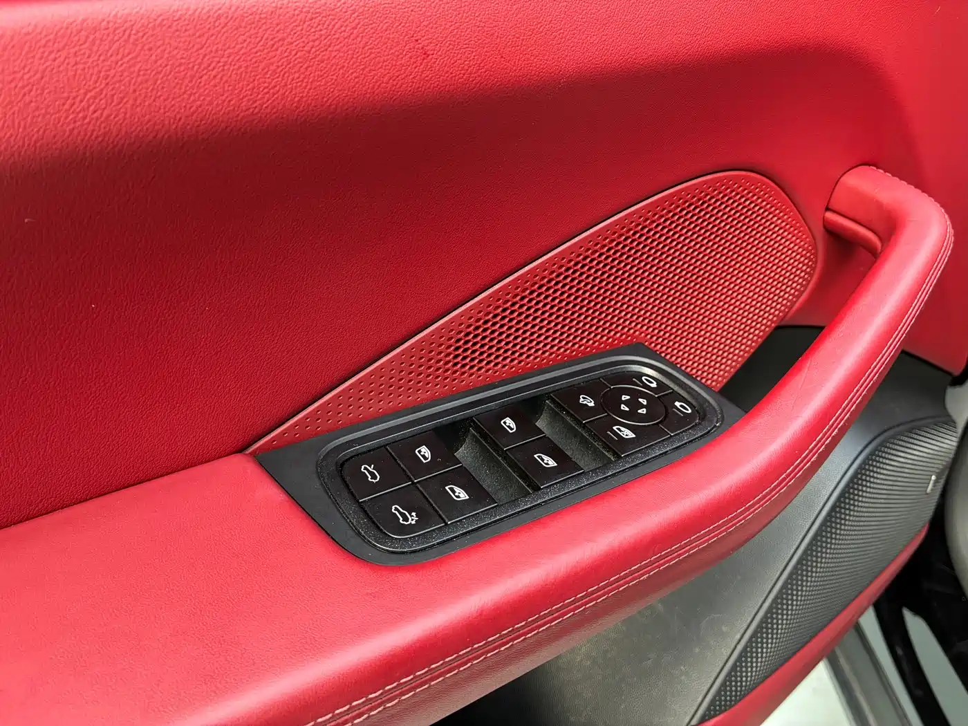 Porsche Macan EV 2024 Macan 4 фото 14