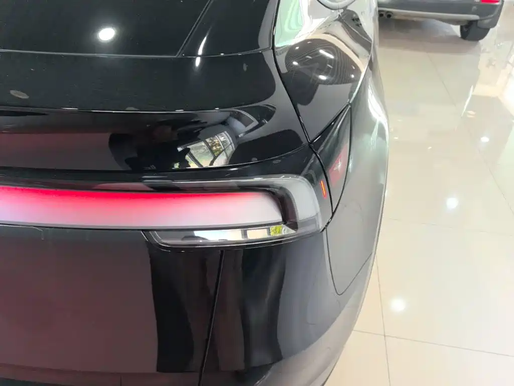 Фото 8 - Tesla Model Y