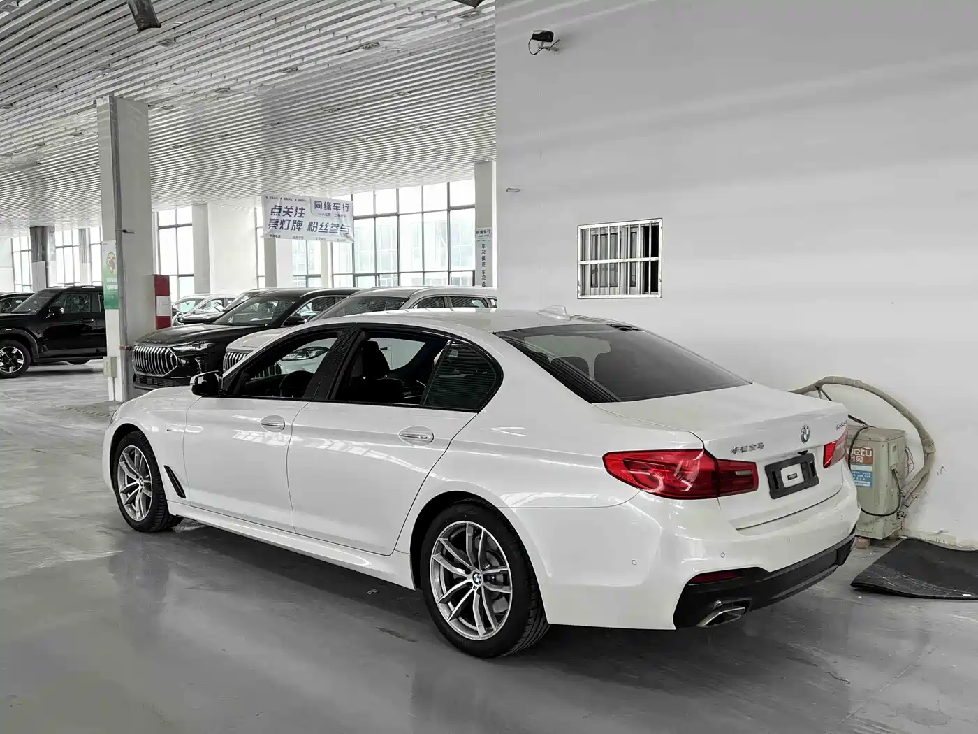BMW 5 Series 2018 525Li M Sport Package фото 3