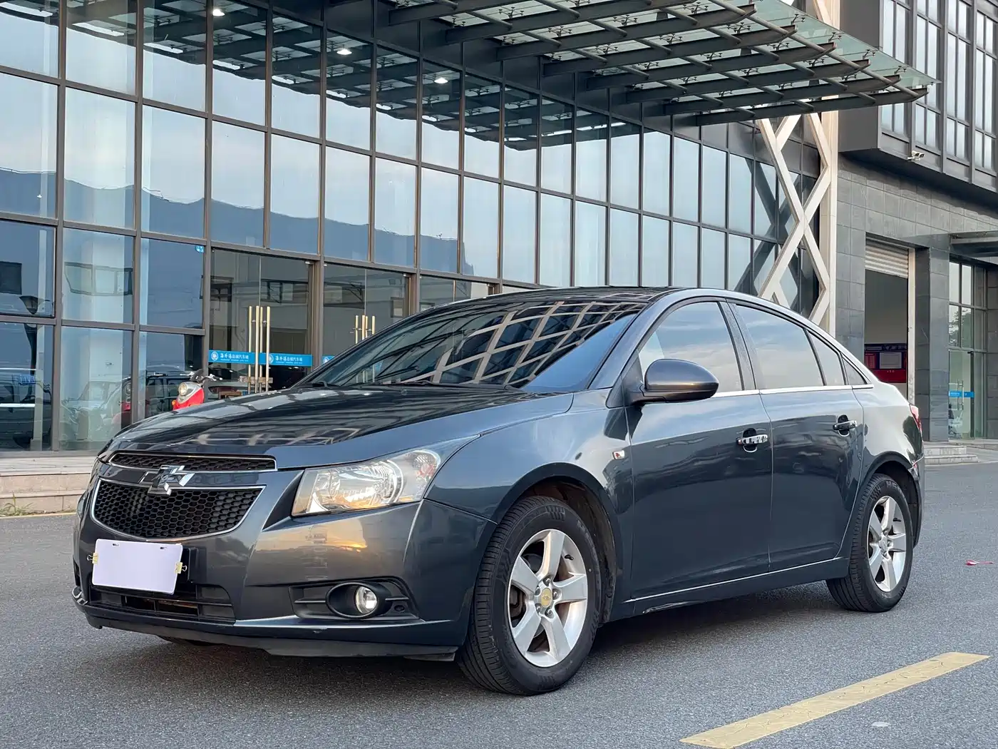 Chevrolet Cruze 2013 Model 1.6L SE AT