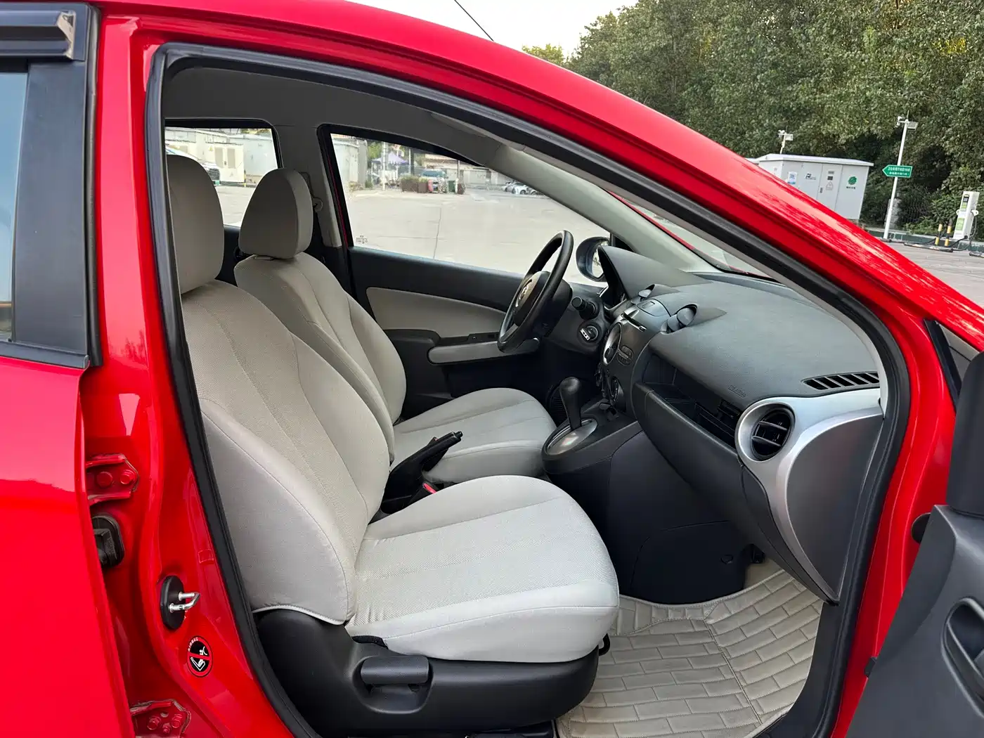 Mazda 2 2012 2011 XuanDong 1.3L Automatic Standard