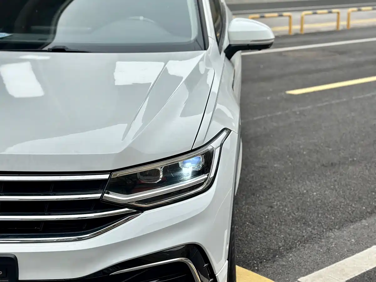 Volkswagen Tiguan L 2023 330TSI Auto 2WD R-Line Premium Edition фото 4