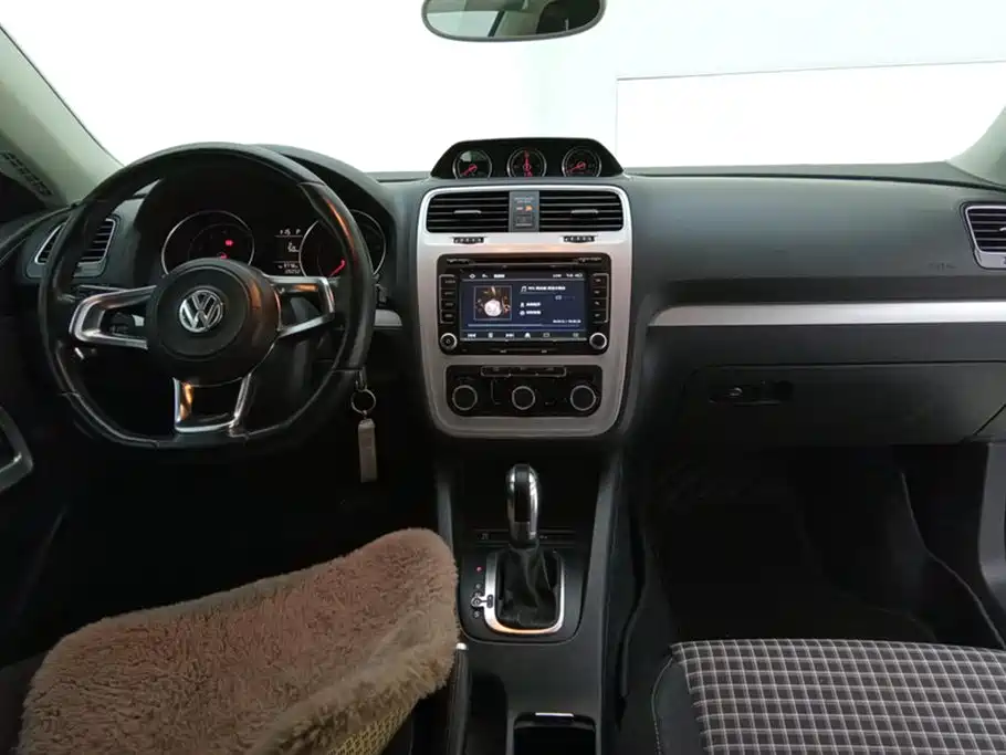 Volkswagen Scirocco 2015 1.4TSI Trend Edition фото 12