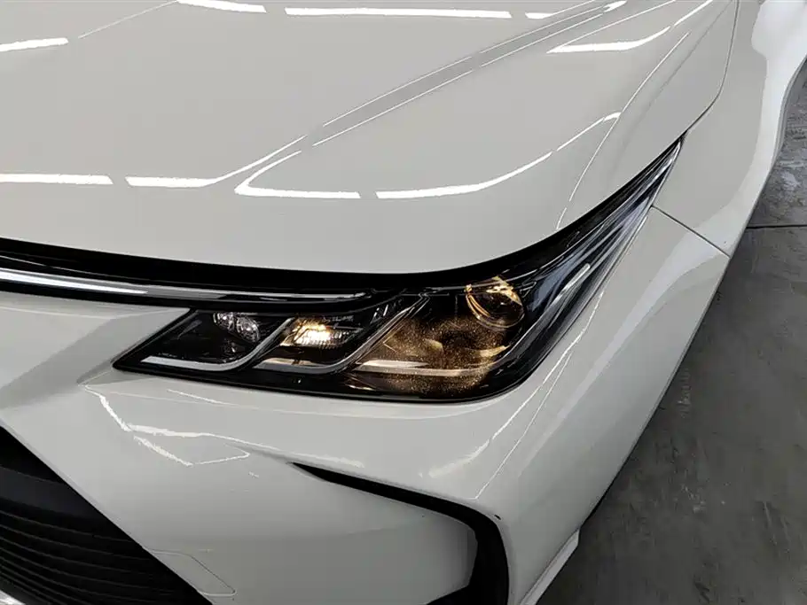 Toyota Corolla 2019 1.2T S-CVT GL Pioneer Edition фото 5
