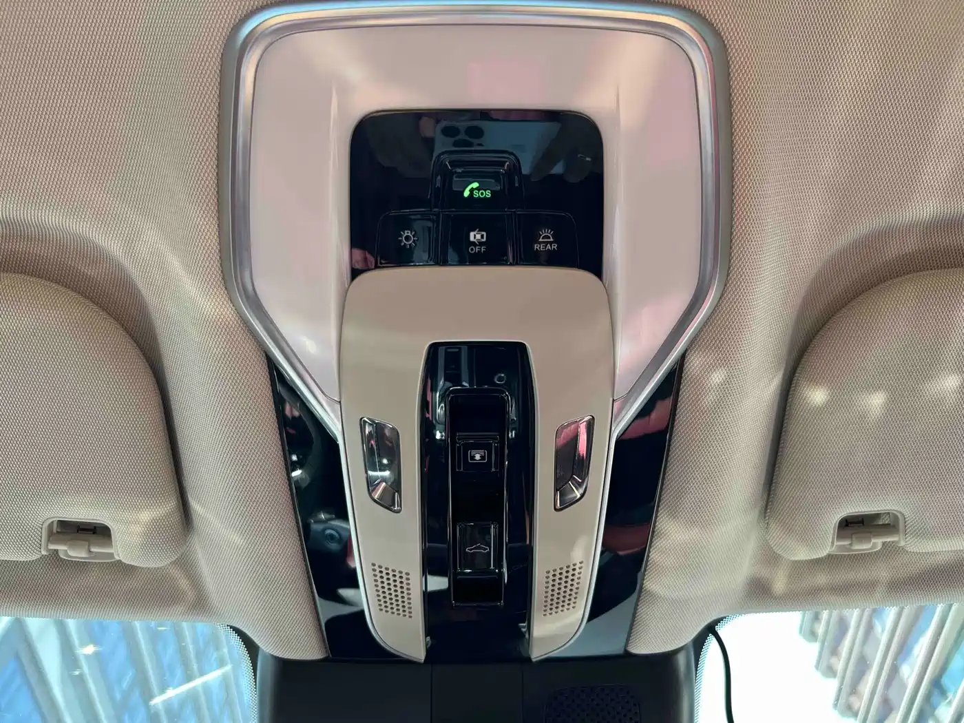 Hongqi H5 2024 2.0T Automatic Smart Connect Flag Smooth Edition фото 23
