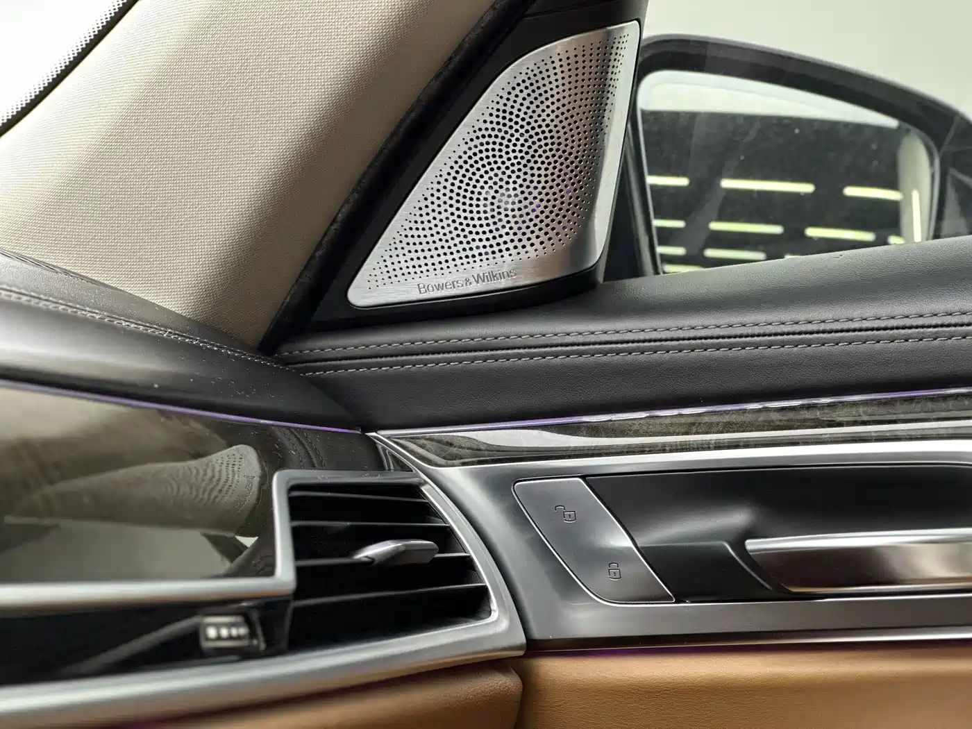 BMW 7 Series 2016 740Li Leading Edition фото 19