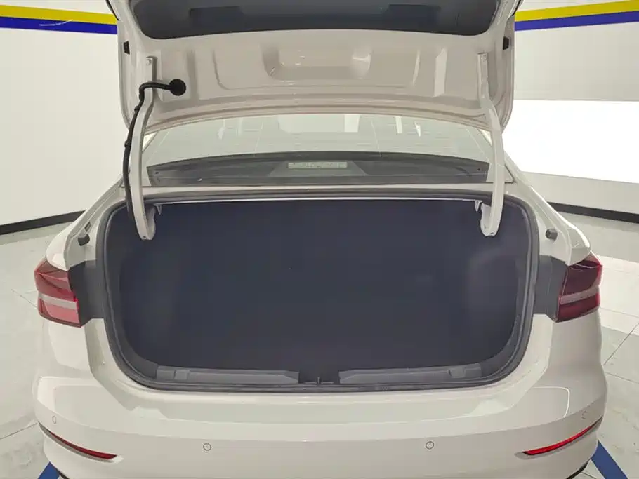 Volkswagen Lavida 2022 1.5L Auto Trend Edition фото 4