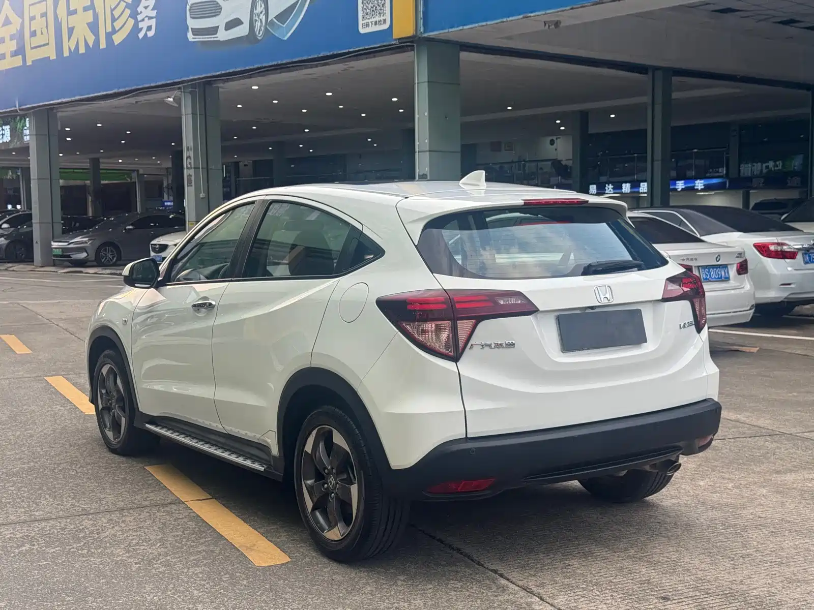 Photo 10 - Honda Vezel