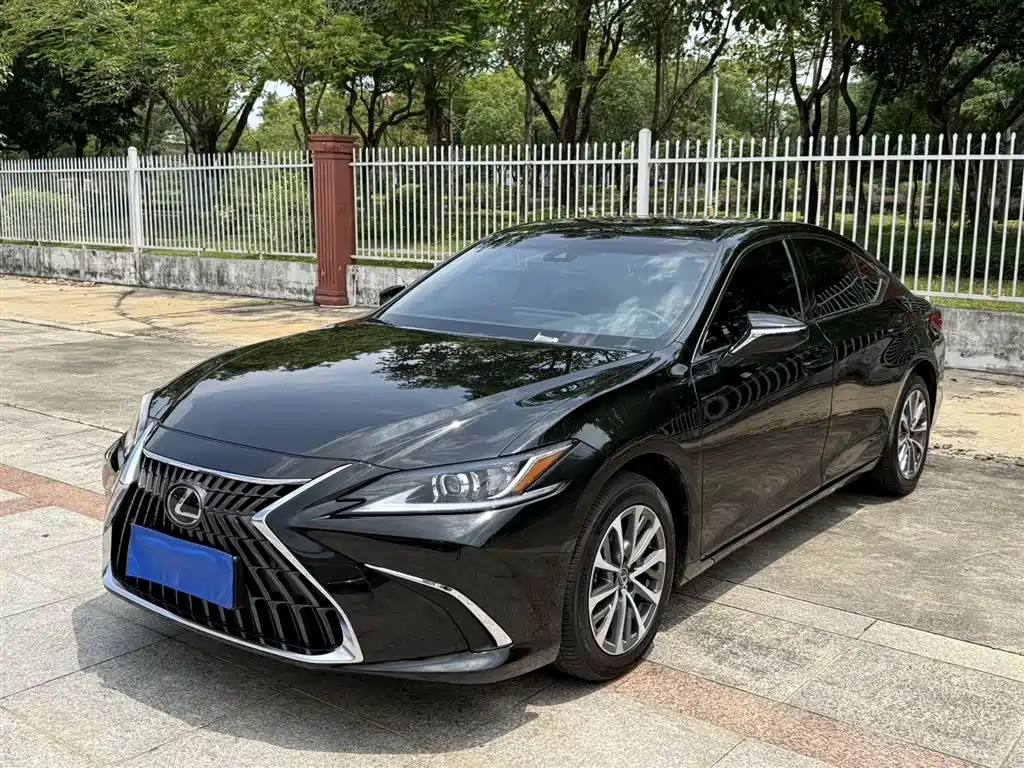 Lexus ES 2024 200 Premium Edition