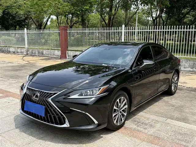 Lexus ES 2024 200 Premium Edition