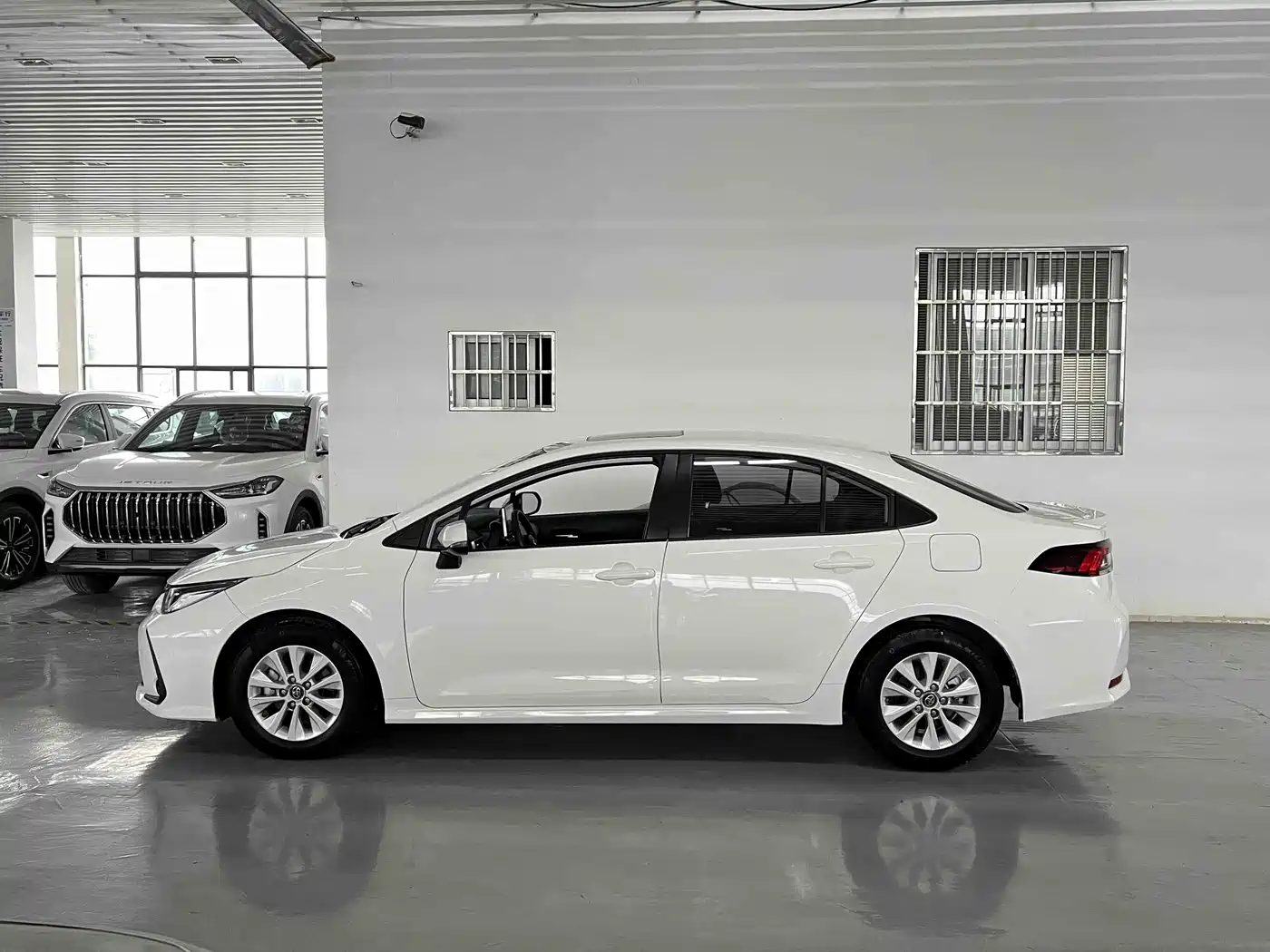 Toyota Corolla 2021 TNGA 1.5L CVT Elite Edition фото 2