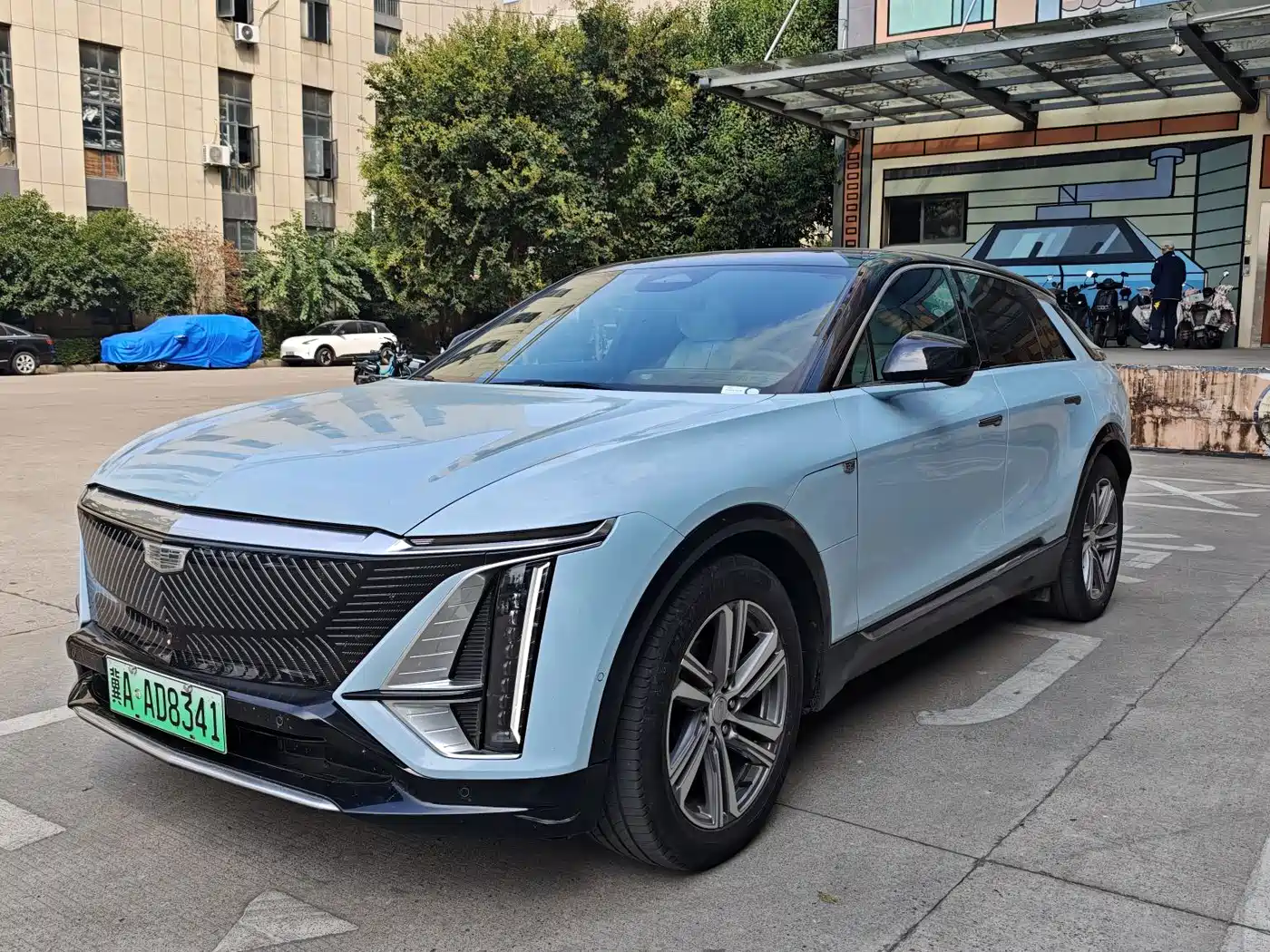 Cadillac IQ Rui Ge 2023 2022 RWD Long Range Luxury Edition