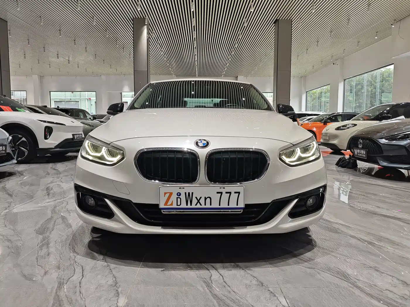 BMW 1 Series 2017 118i Sport фото 2