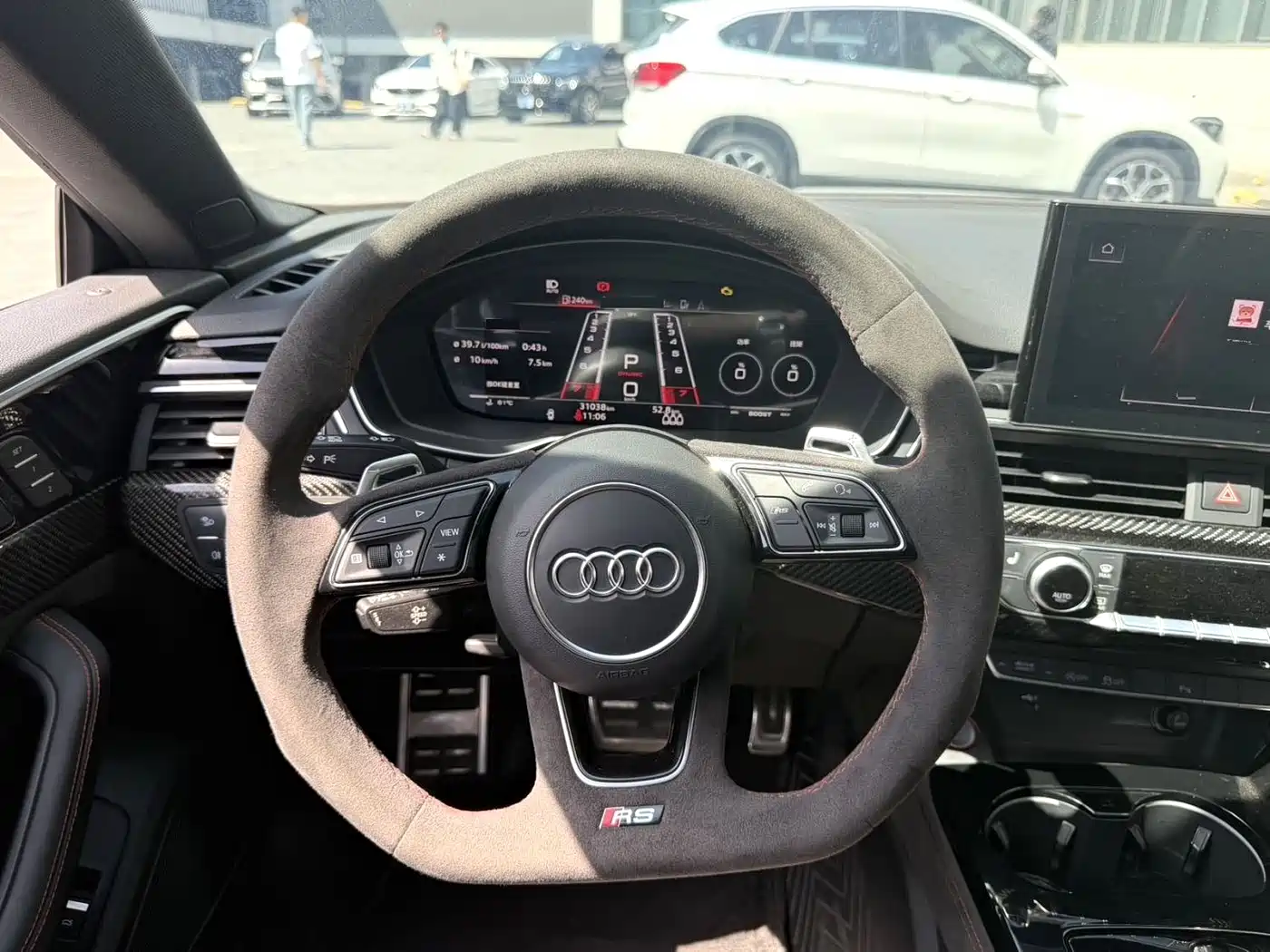 Audi RS 5 2023 Model RS 5 2.9T Sportback Dark Gold Edition фото 6