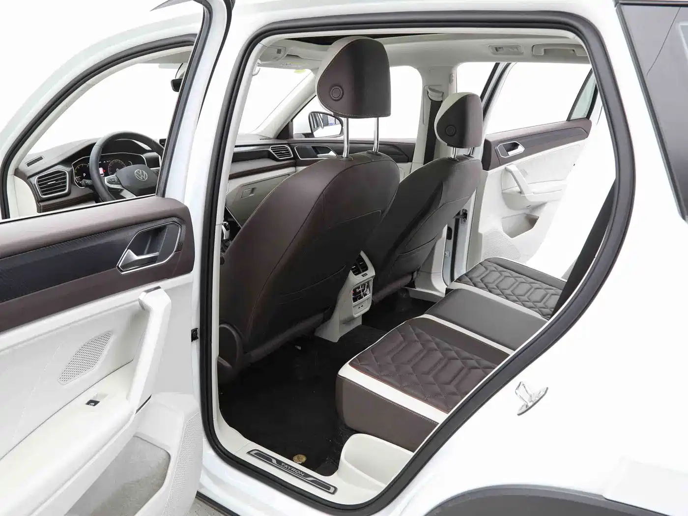Volkswagen Tayron 2023 280TSI 2WD Luxury Plus Advanced Edition фото 7