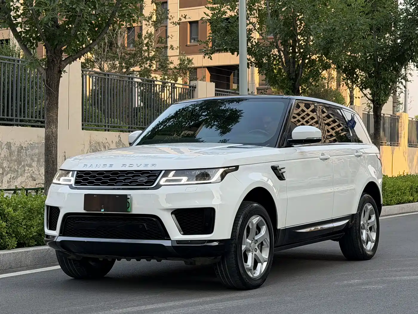 Land Rover Range Rover Sport PHEV 2018 Model P400e