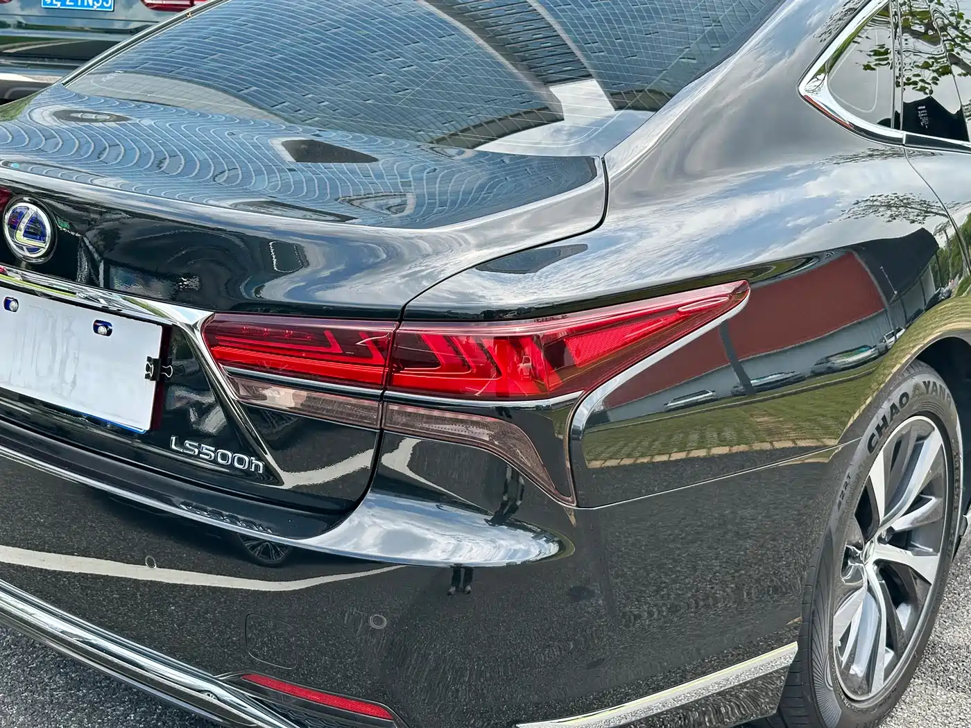 Lexus LS 2021 500h Premium Edition фото 15