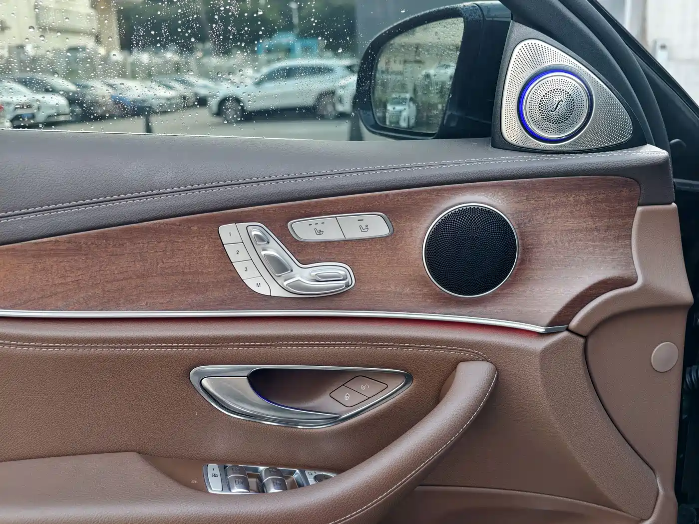 Mercedes-Benz E-Class New Energy 2022 Facelift E 350 e L Plug-in Hybrid Sedan фото 17
