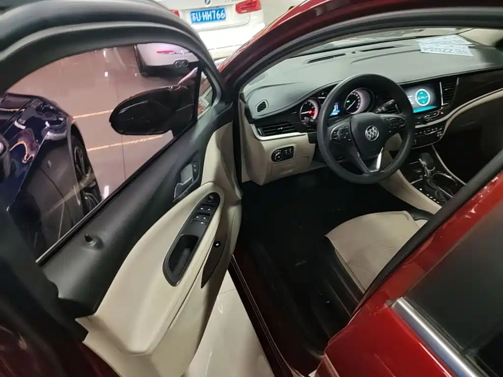 Photo 16 - Buick Verano