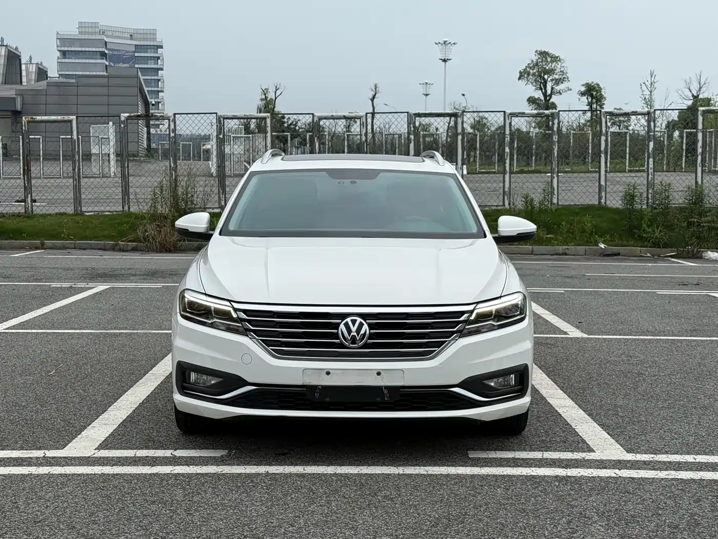 Volkswagen Lavida 2019 Hatchback 200TSI DSG Comfort Edition China VI фото 2