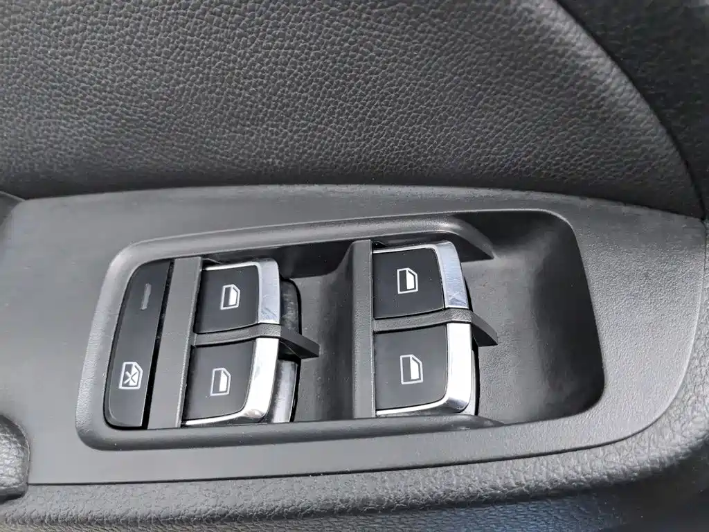 Фото 9 - Roewe RX5