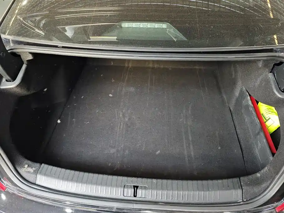 Volkswagen Passat 2022 330TSI Luxury Edition фото 4
