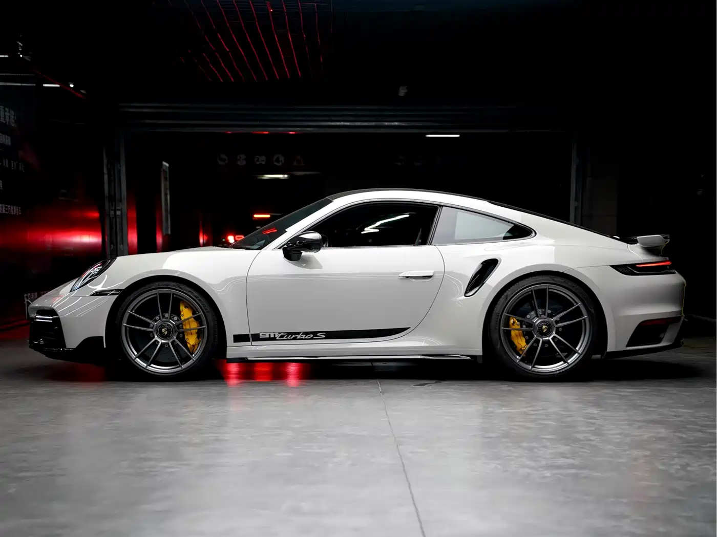Porsche 911 2022 Turbo S 3.7T фото 3