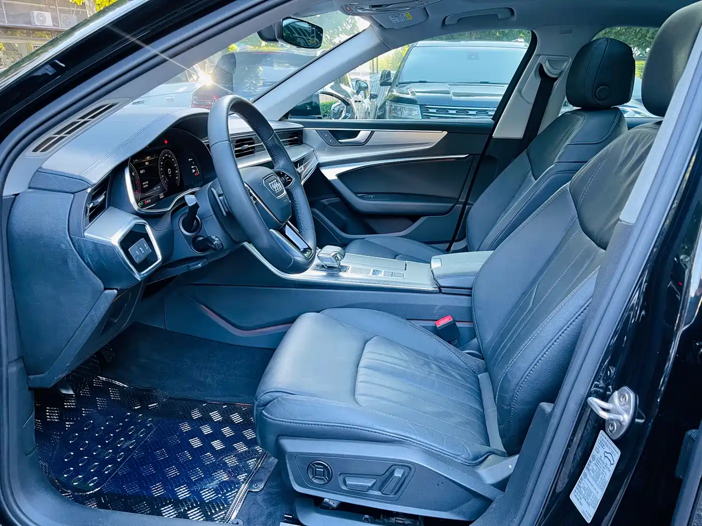 Фото 9 - Audi A6L