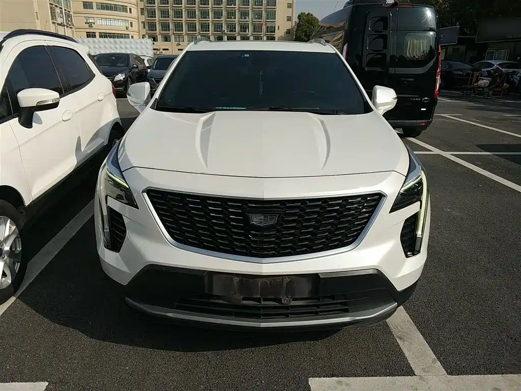 Cadillac XT4 2018 28T FWD Leading Edition фото 3