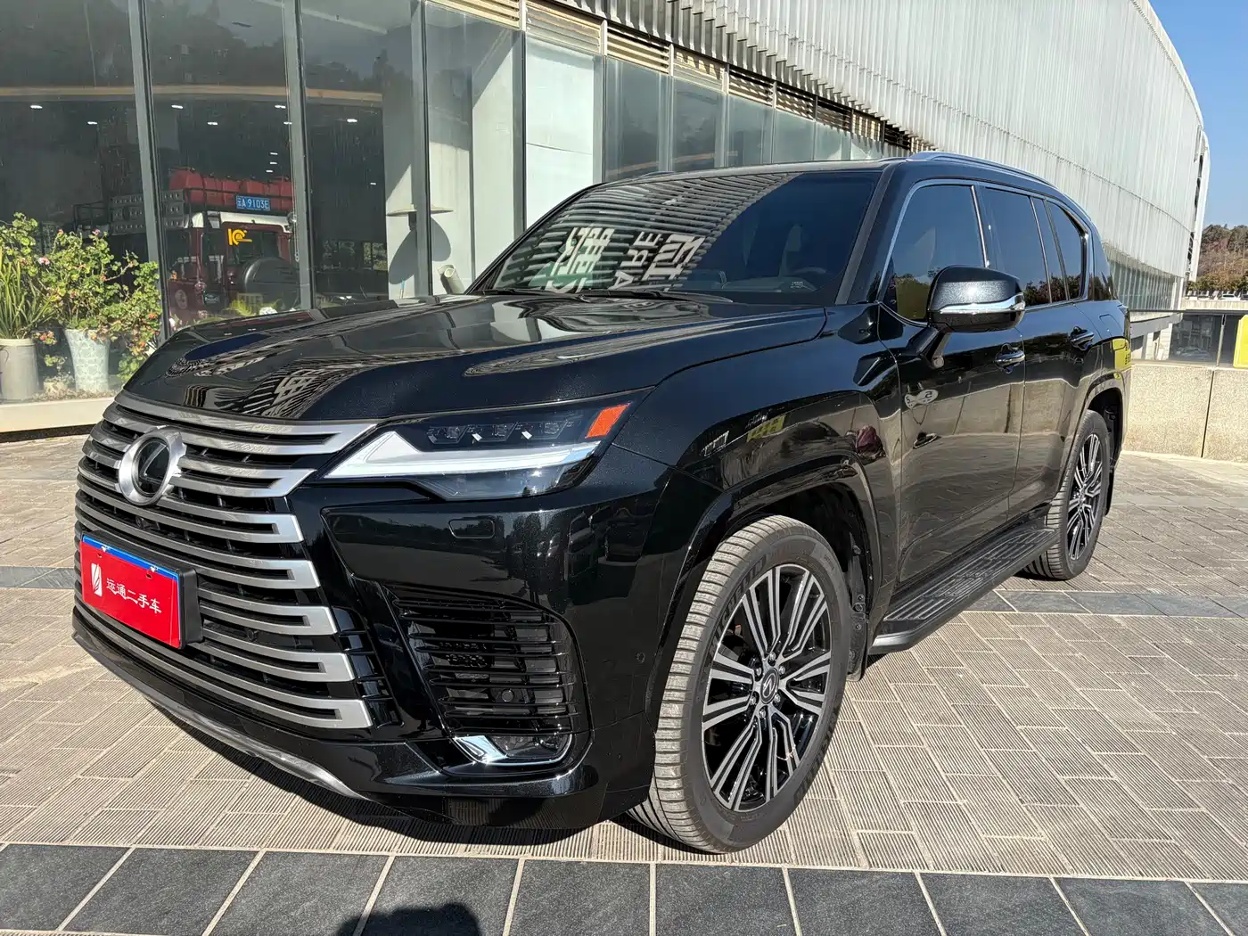 Lexus LX 2025 700h Boundary Edition фото 2