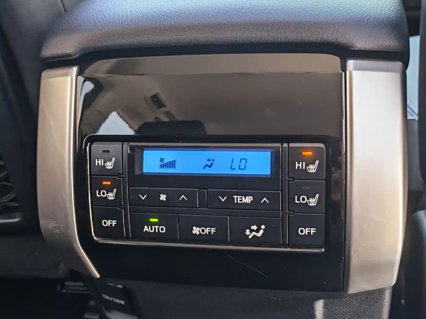 Toyota Prado 2018 3.5L Auto TX-L фото 11