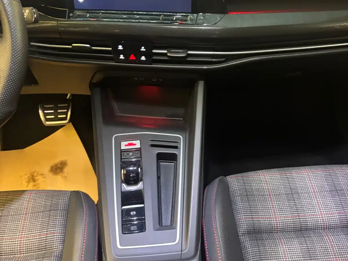 Volkswagen Golf GTI 2021 380TSI DSG GTI фото 11